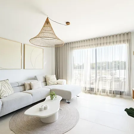 Aranya's Garden View Apartment Estepona